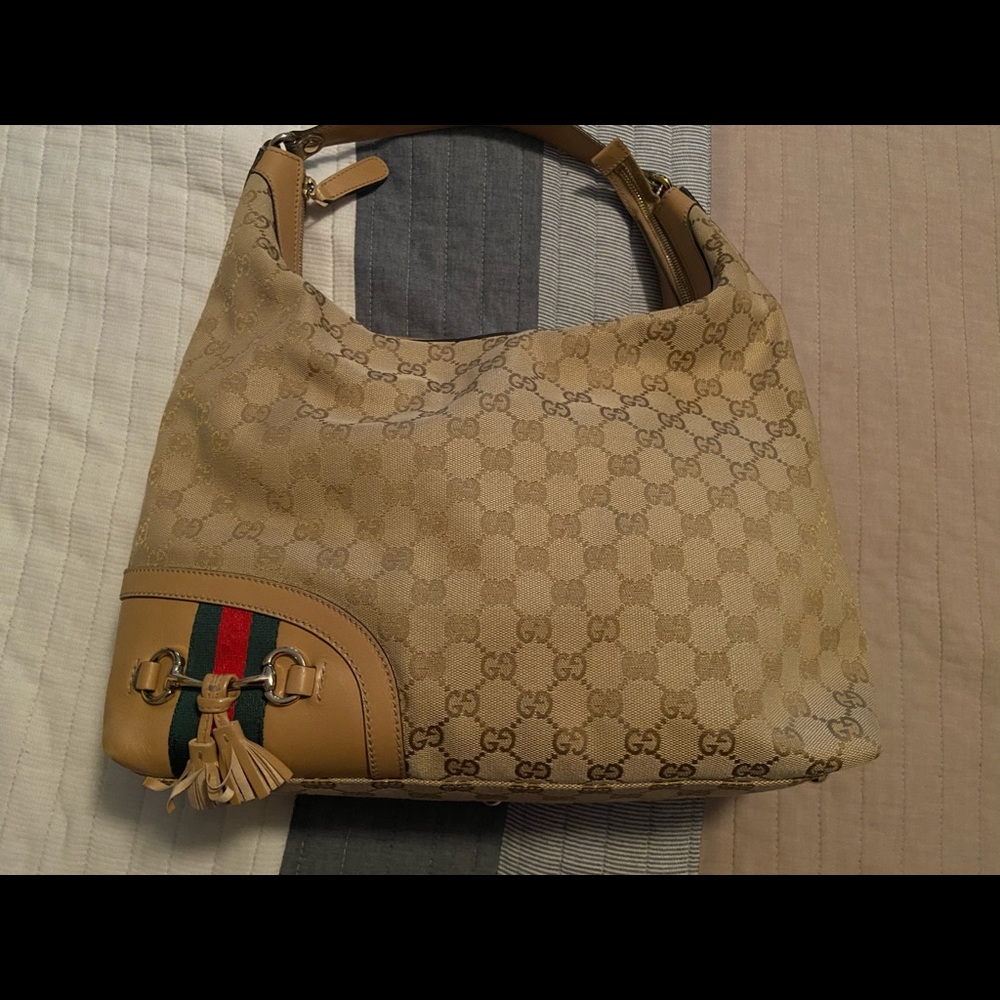 Gucci Authentic shoulder bag